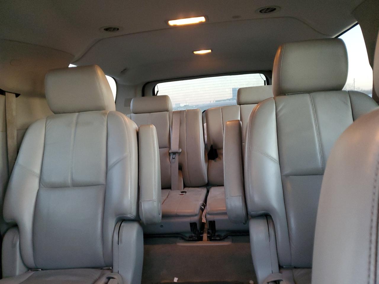 2011 GMC Yukon VIN 1GKS2KE35BR320712 Copart auction photo, normal wear damage thumbnail 10