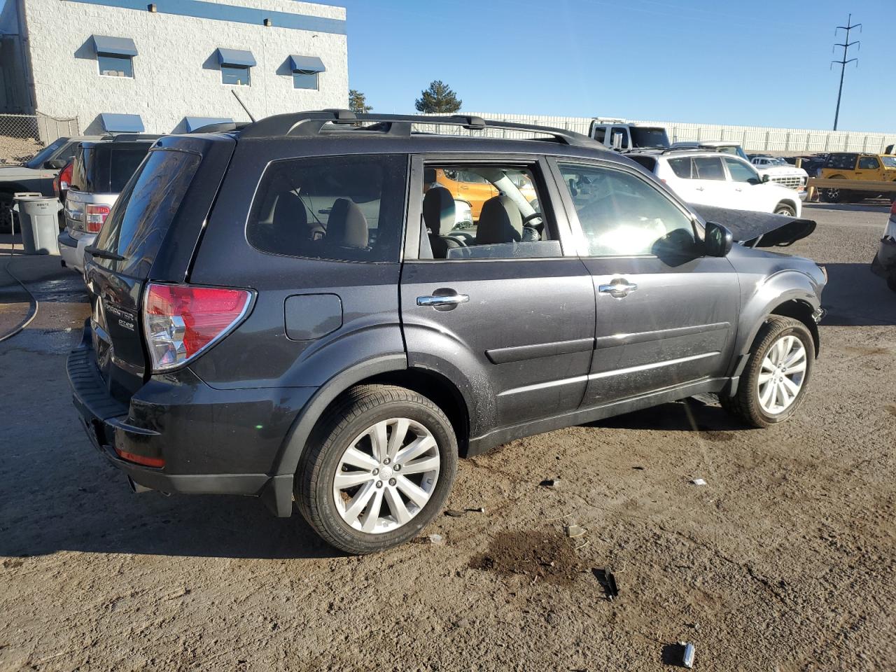 2013 Subaru Forester VIN JF2SHAEC5DH406245 Copart auction photo, front end / rear end damage thumbnail 3