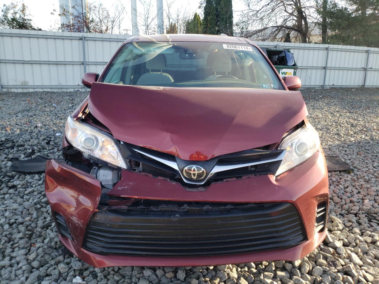 2020 Toyota Sienna VIN 5TDKZ3DC4LS051197 Copart auction photo, front end damage thumbnail 5