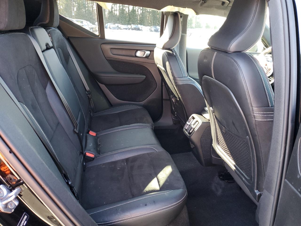 2019 Volvo XC40 VIN YV4AC2HM7K2070856 Copart auction photo, front end / minor dent/scratches damage thumbnail 12