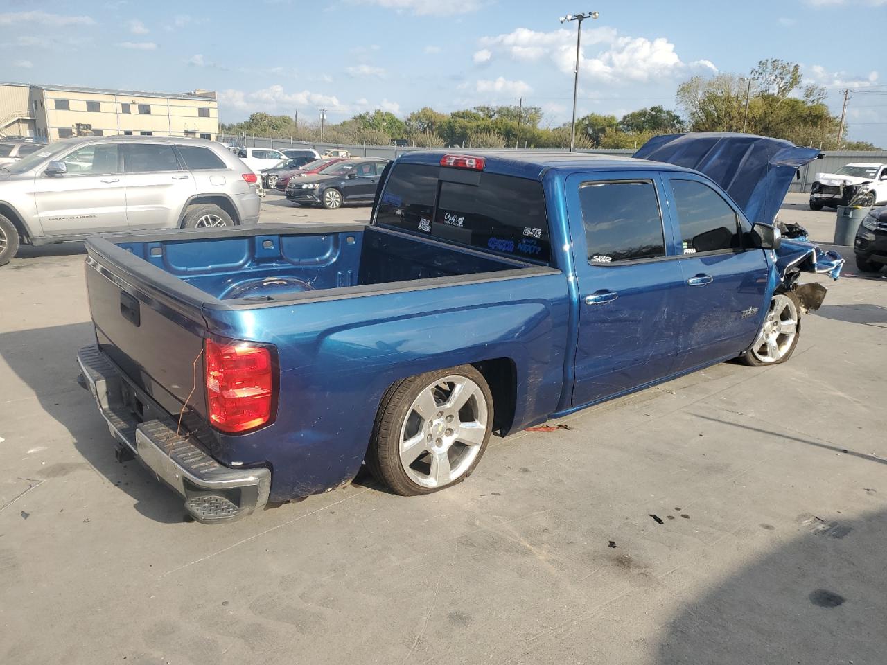 2018 Chevrolet Silverado VIN 3GCPCRECXJG178539 Copart auction photo, all over damage thumbnail 3