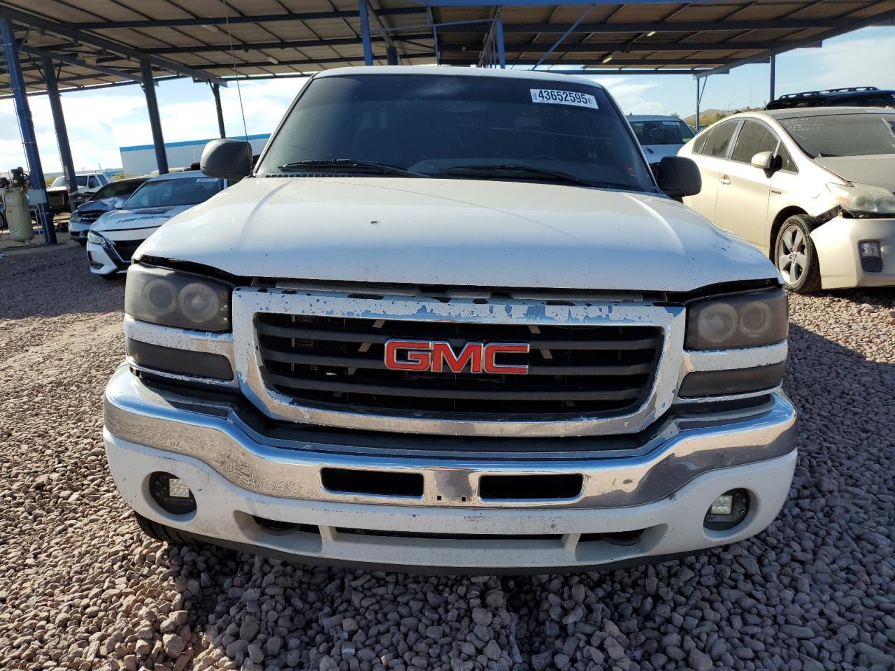 2005 GMC Sierra VIN 2GTEC13T751159554 Copart auction photo, rear end / front end damage thumbnail 5
