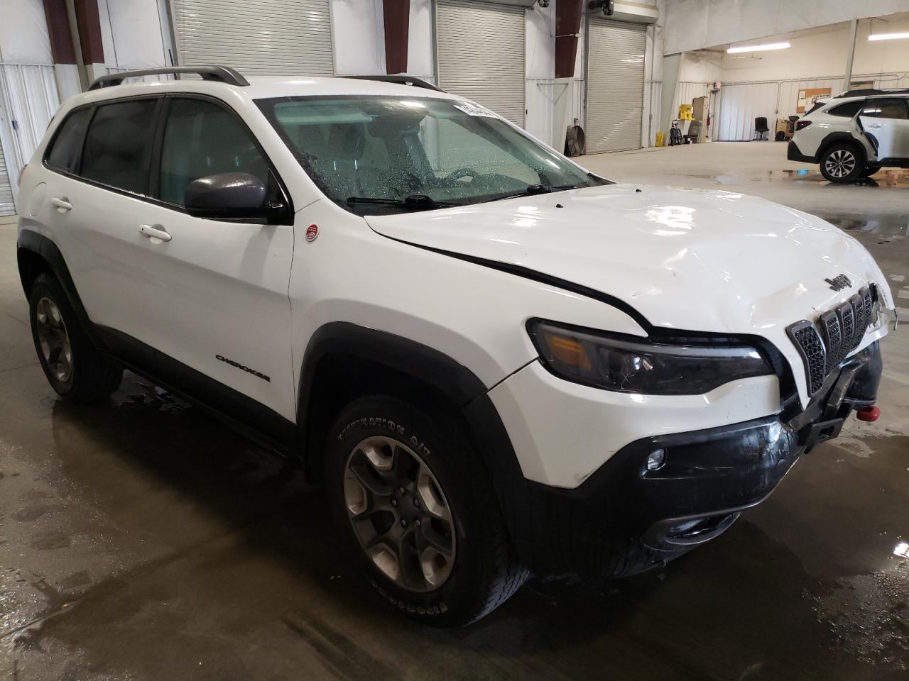 2019 Jeep Cherokee VIN 1C4PJMBX2KD353204 Copart auction photo, front end / side damage thumbnail 4