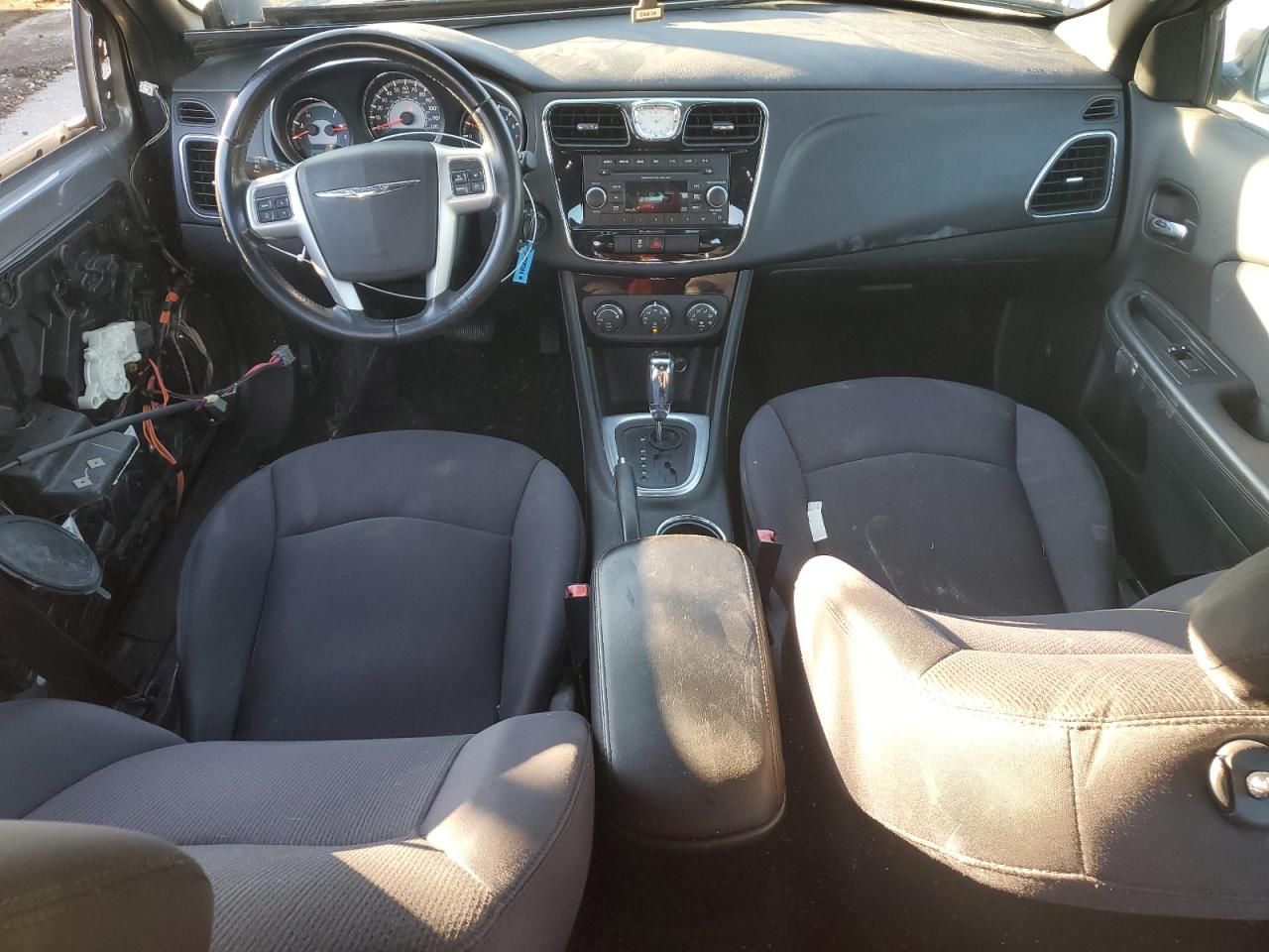 2013 Chrysler 200 VIN 1C3CCBBB7DN557564 Copart auction photo, front end / minor dent/scratches damage thumbnail 8