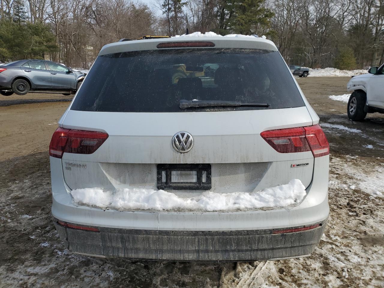 2019 Volkswagen Tiguan VIN 3VV2B7AX7KM044005 Copart auction photo, front end / minor dent/scratches damage thumbnail 6