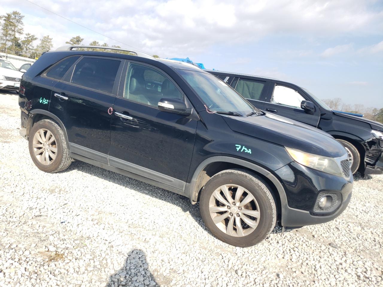 2011 KIA Sorento VIN 5XYKU4A29BG002010 Copart auction photo, rear end / minor dent/scratches damage thumbnail 4