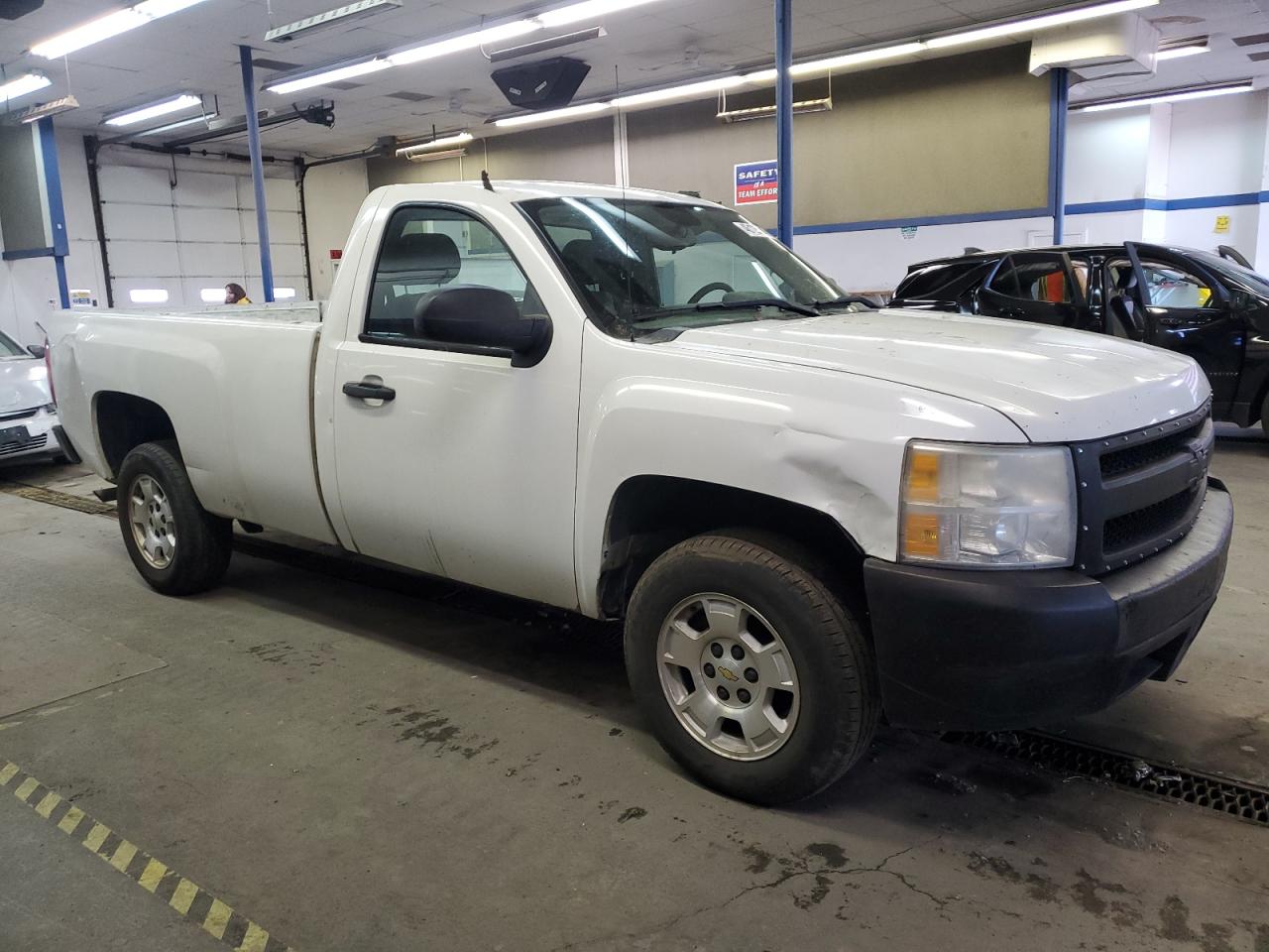 2009 Chevrolet Silverado VIN 1GCEC14X09Z123087 Copart auction photo, rear end / front end damage thumbnail 4