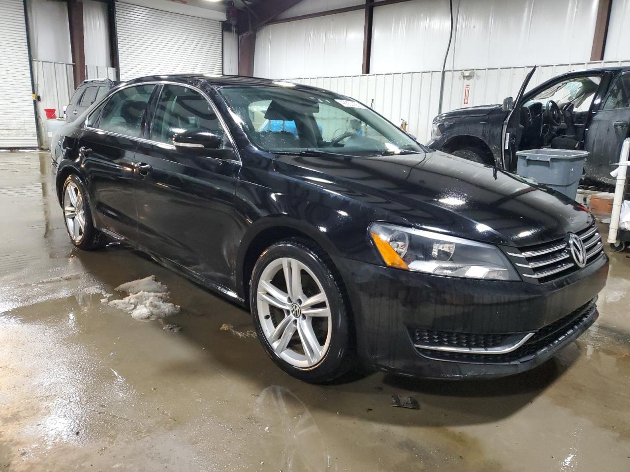 2014 Volkswagen Passat VIN 1VWBT7A30EC048957 Copart auction photo, side / top/roof damage thumbnail 4