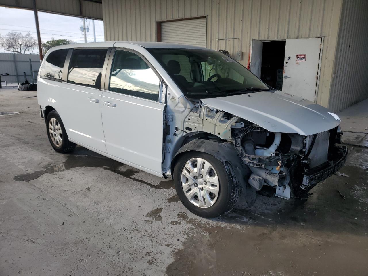 2018 Dodge Caravan VIN 2C4RDGBG4JR362581 Copart auction photo, front end / rear end damage thumbnail 4