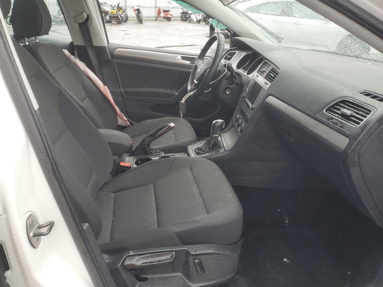 2017 Volkswagen Golf VIN 3VW217AU6HM007623 Copart auction photo, side / front end damage thumbnail 7