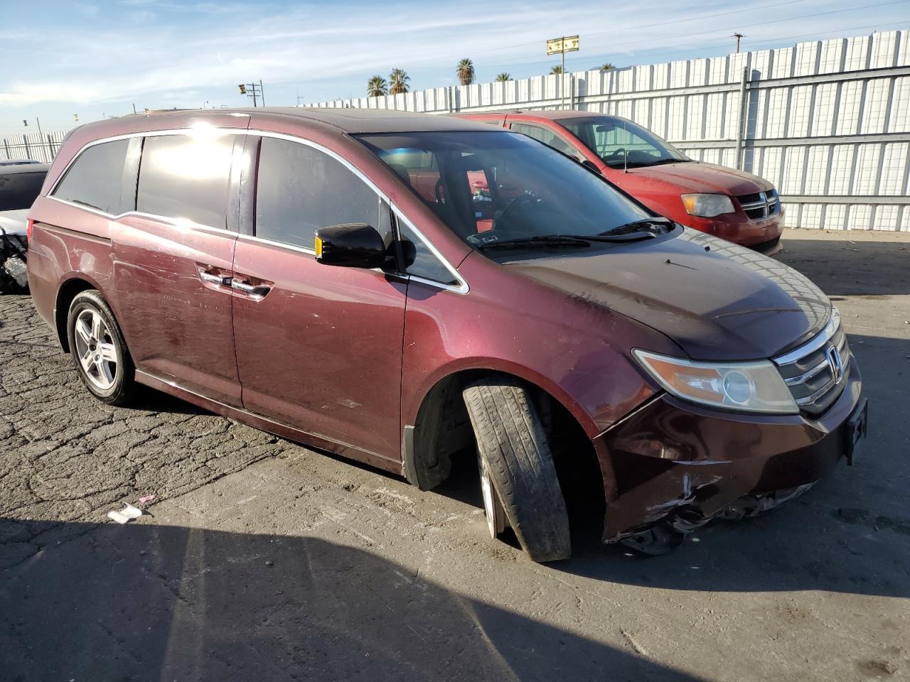 2013 Honda Odyssey VIN 5FNRL5H95DB048728 Copart auction photo, front end / undercarriage damage thumbnail 4