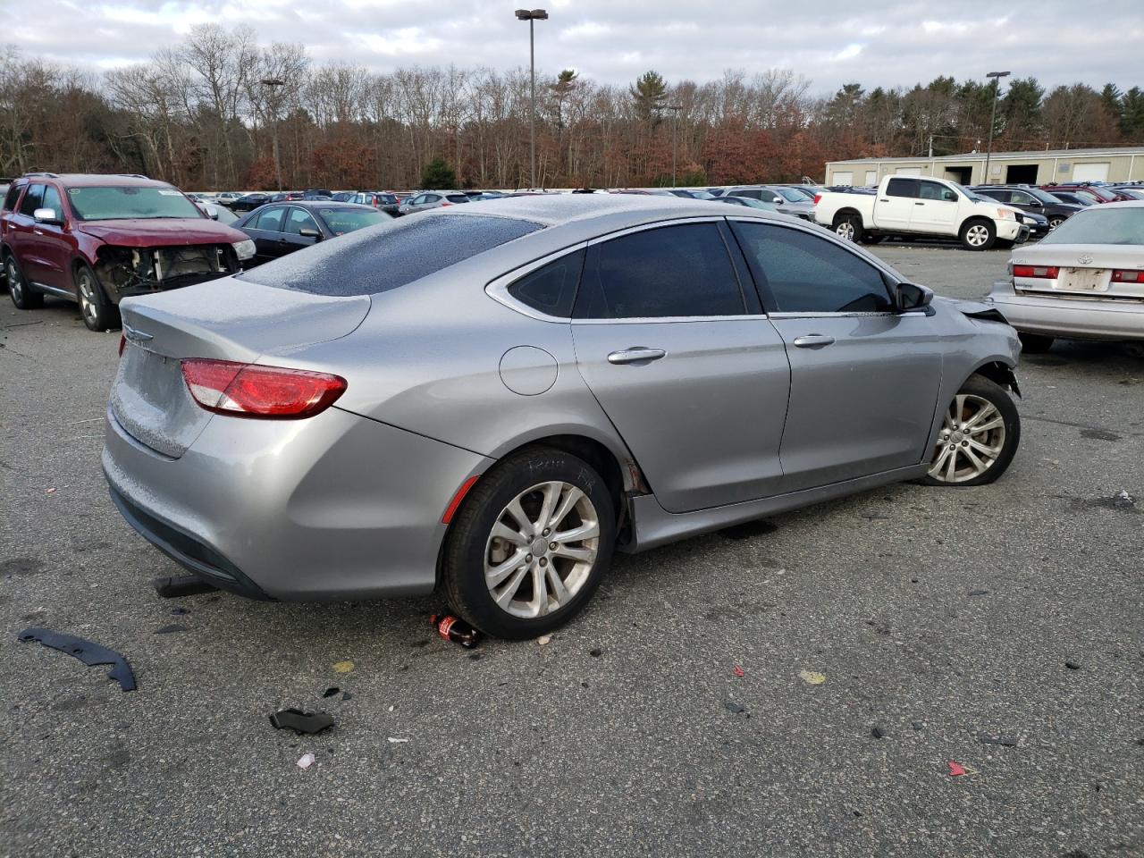 2015 Chrysler 200 VIN 1C3CCCFB2FN606236 Copart auction photo, front end / minor dent/scratches damage thumbnail 3