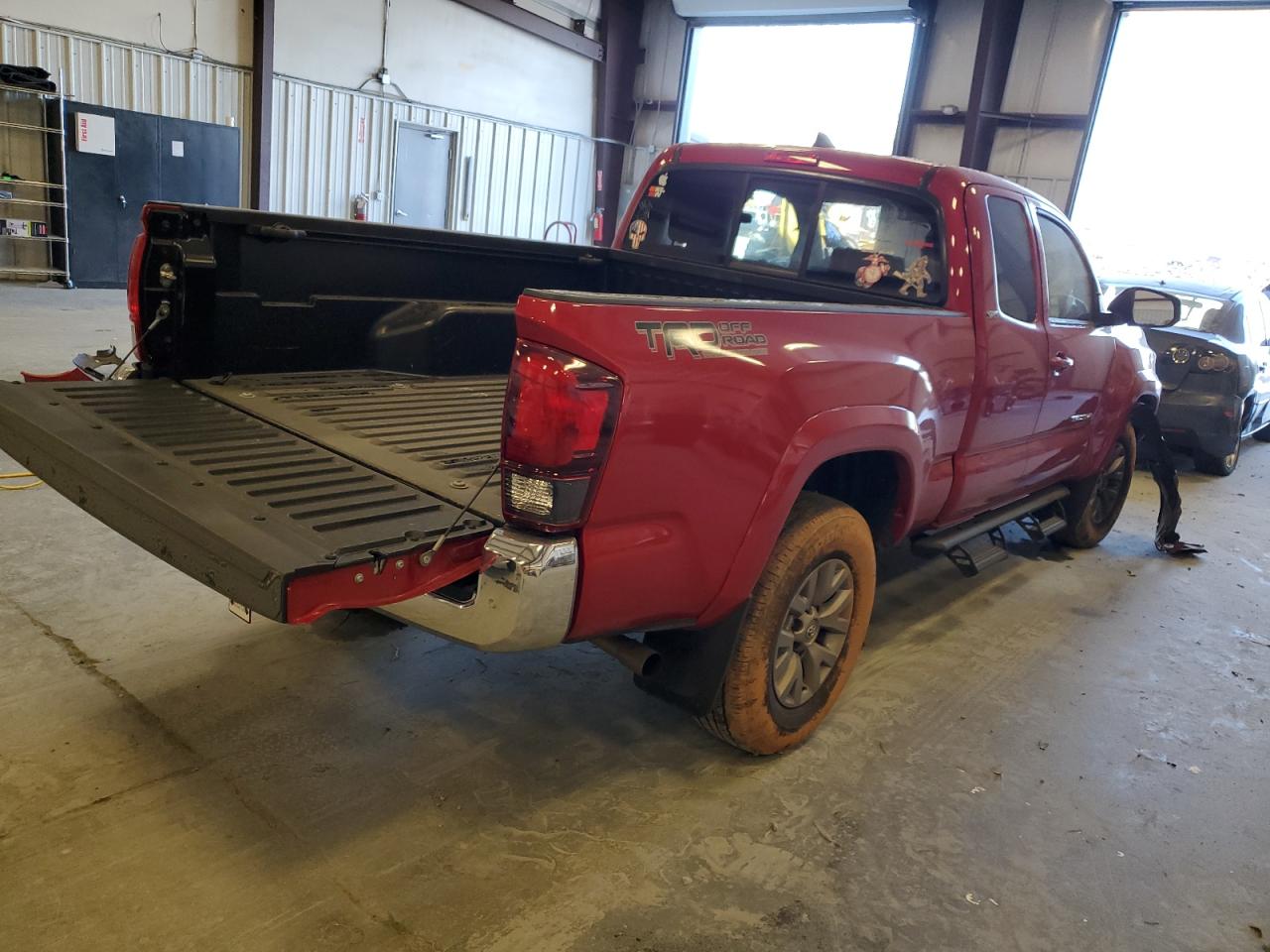 2019 Toyota Tacoma VIN 5TFRZ5CN4KX086182 Copart auction photo, rollover damage thumbnail 3