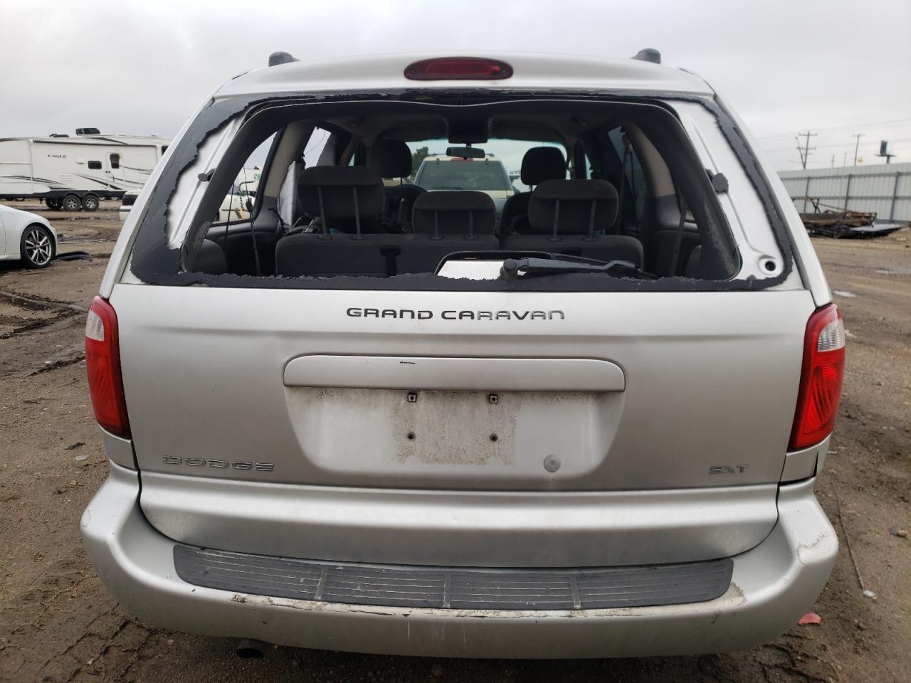 2005 Dodge Caravan VIN 2D4GP44L55R207621 Copart auction photo, all over damage thumbnail 6