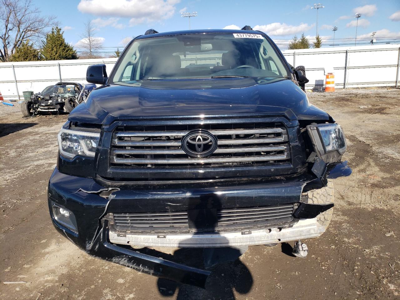 2021 Toyota Sequoia VIN 5TDHY5B19MS184775 Copart auction photo, front end / undercarriage damage thumbnail 5