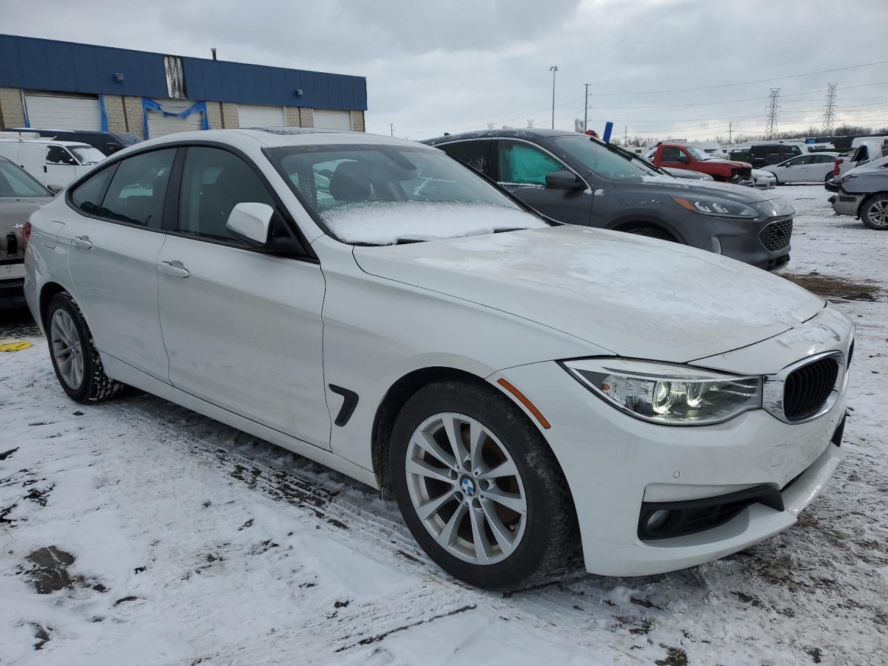 2015 BMW 3er VIN WBA3X5C53FD562261 Copart auction photo, side / all over damage thumbnail 4
