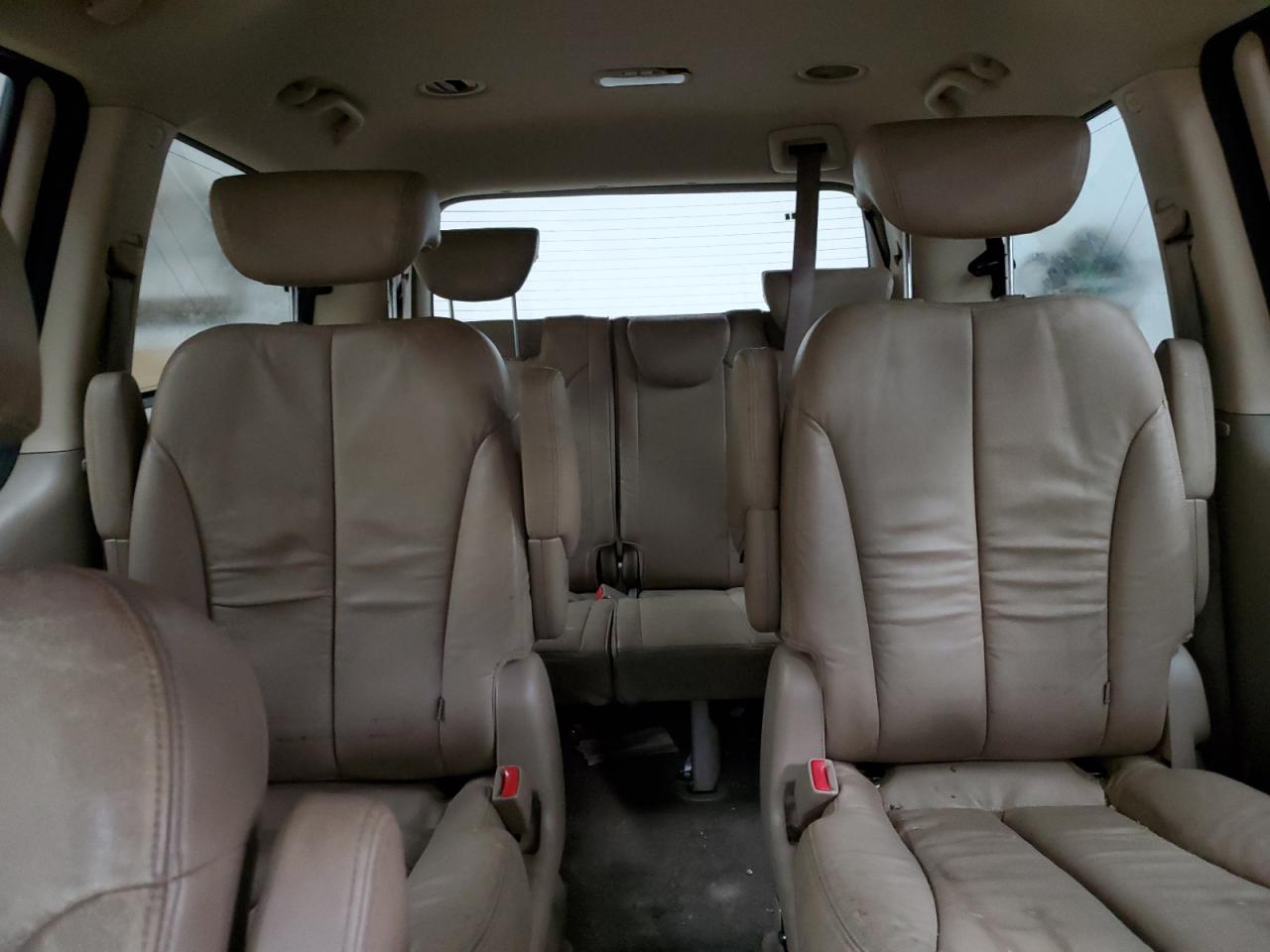 2008 Hyundai Entourage VIN KNDMC233086054448 Copart auction photo, front end / minor dent/scratches damage thumbnail 10