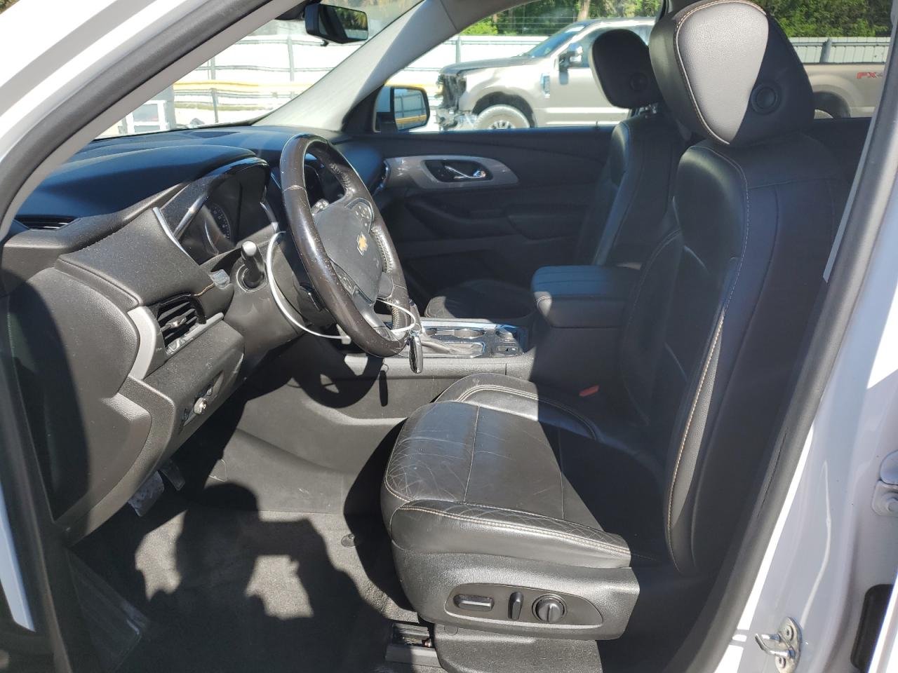 2020 Chevrolet Traverse VIN 1GNERHKW0LJ221521 Copart auction photo, side / minor dent/scratches damage thumbnail 7