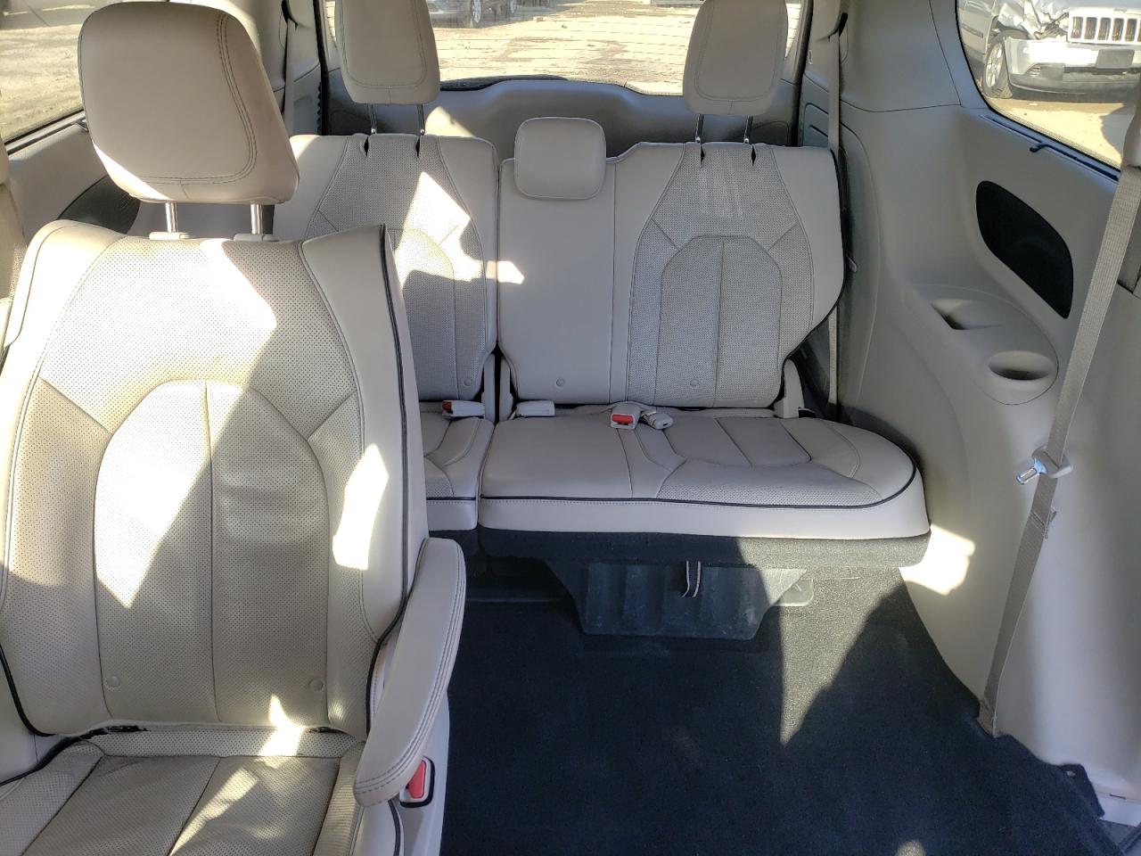 2018 Chrysler Pacifica VIN 2C4RC1N75JR112021 Copart auction photo, side / front end damage thumbnail 10