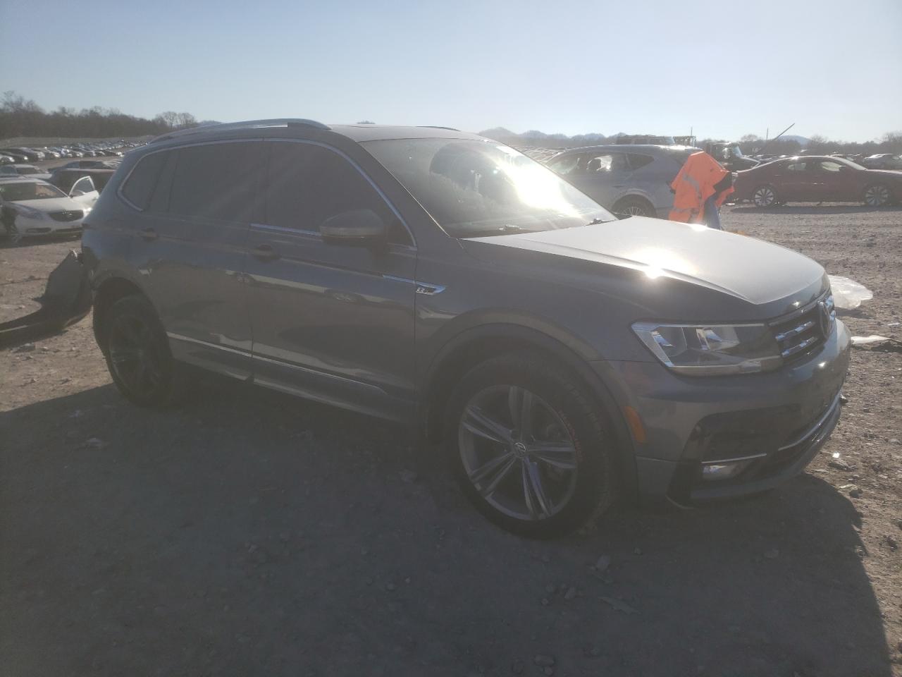 2018 Volkswagen Tiguan VIN 3VV2B7AX3JM131317 Copart auction photo, all over damage thumbnail 4