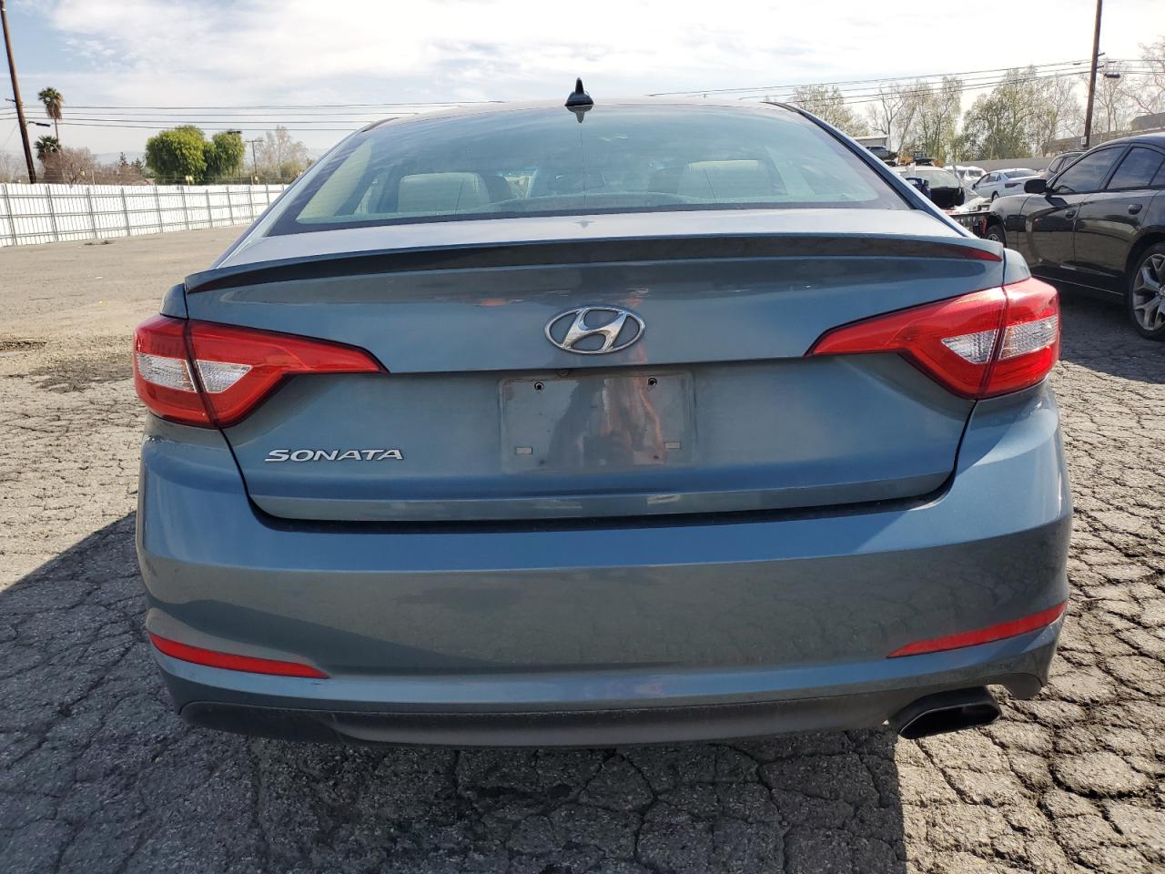 2017 Hyundai Sonata VIN 5NPE24AF1HH496709 Copart auction photo, minor dent/scratches damage thumbnail 6