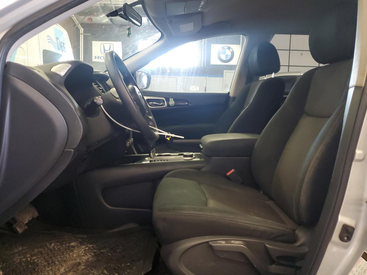 2017 Nissan Pathfinder VIN 5N1DR2MMXHC692208 Copart auction photo, minor dent/scratches damage thumbnail 7