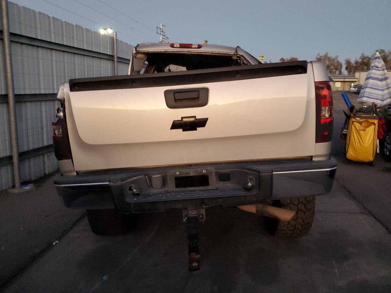 2008 Chevrolet Silverado VIN 2GCEC13JX81185813 Copart auction photo, all over / rollover damage thumbnail 6