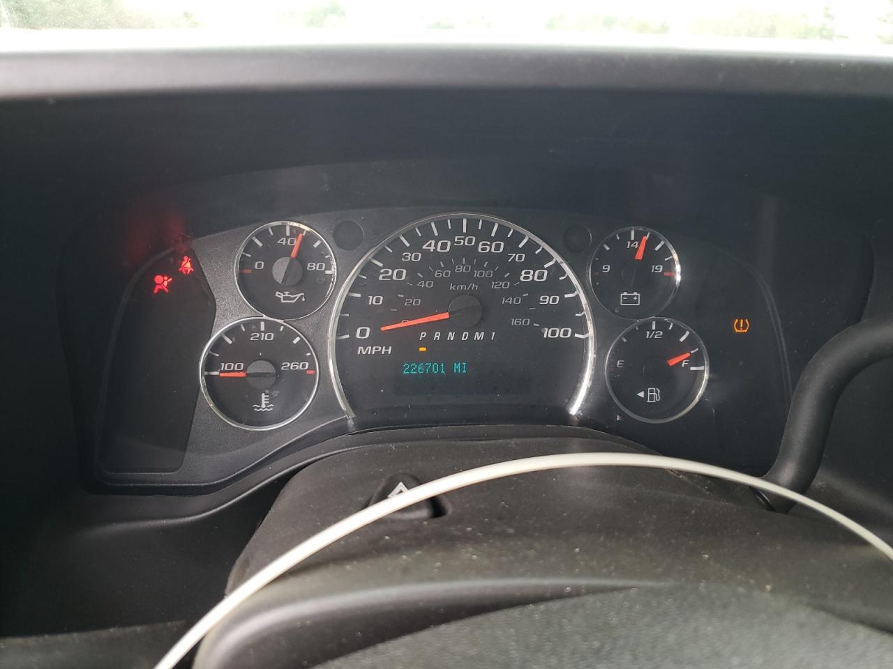 2017 Chevrolet Express VIN 1GCWGAFF2H1189716 Copart auction photo, front end / minor dent/scratches damage thumbnail 9