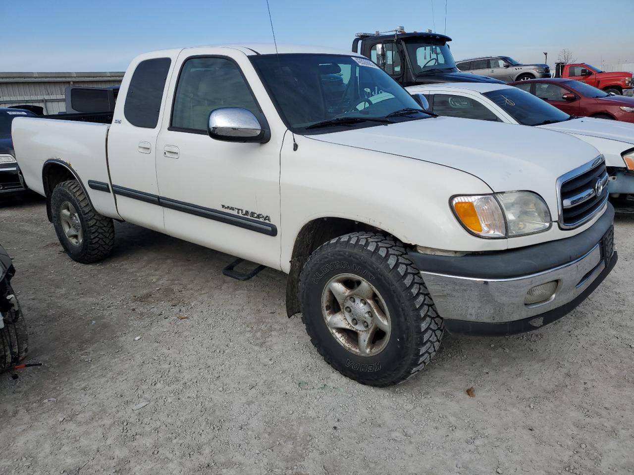 2000 Toyota Tundra VIN 5TBBT4418YS055825 Copart auction photo, front end damage thumbnail 4