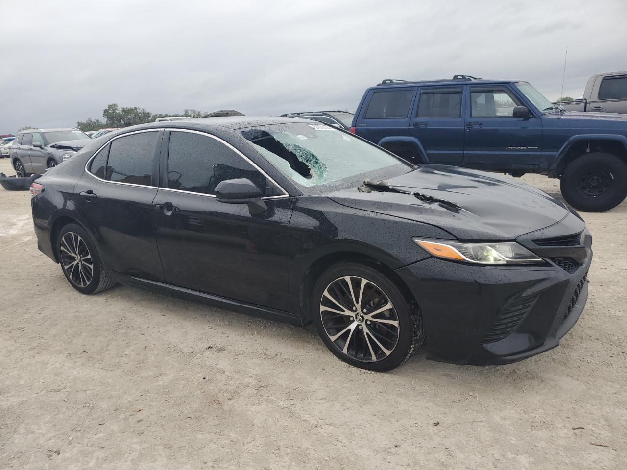 2018 Toyota Camry VIN 4T1B11HK9JU678690 Copart auction photo, front end / minor dent/scratches damage thumbnail 4