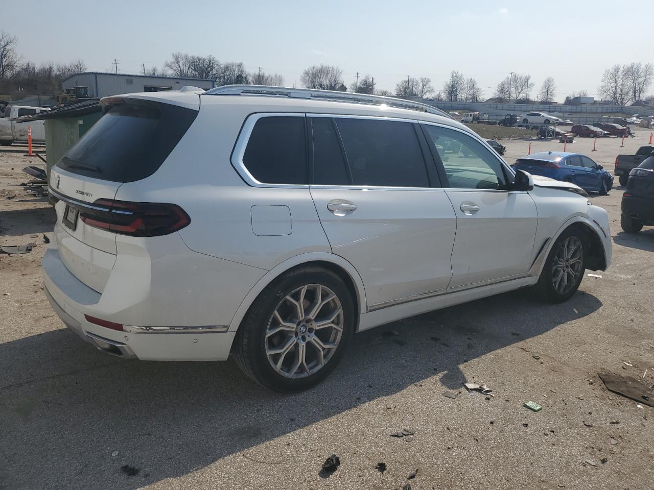 2023 BMW X7 VIN 5UX23EM00P9R88800 Copart auction photo, front end damage thumbnail 3