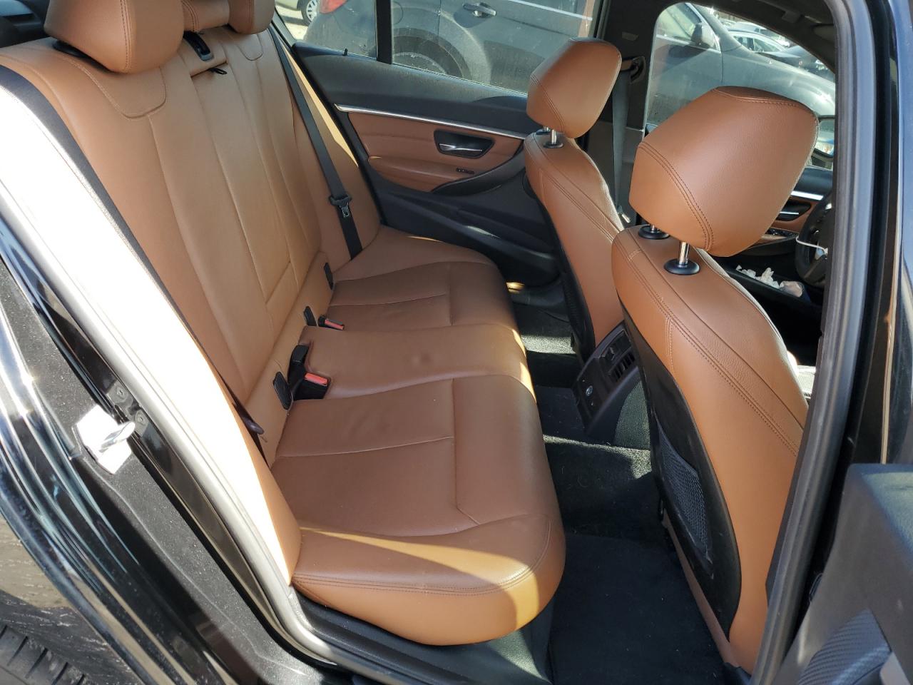 2016 BMW 3er VIN WBA8E3G54GNU05540 Copart auction photo, front end damage thumbnail 10