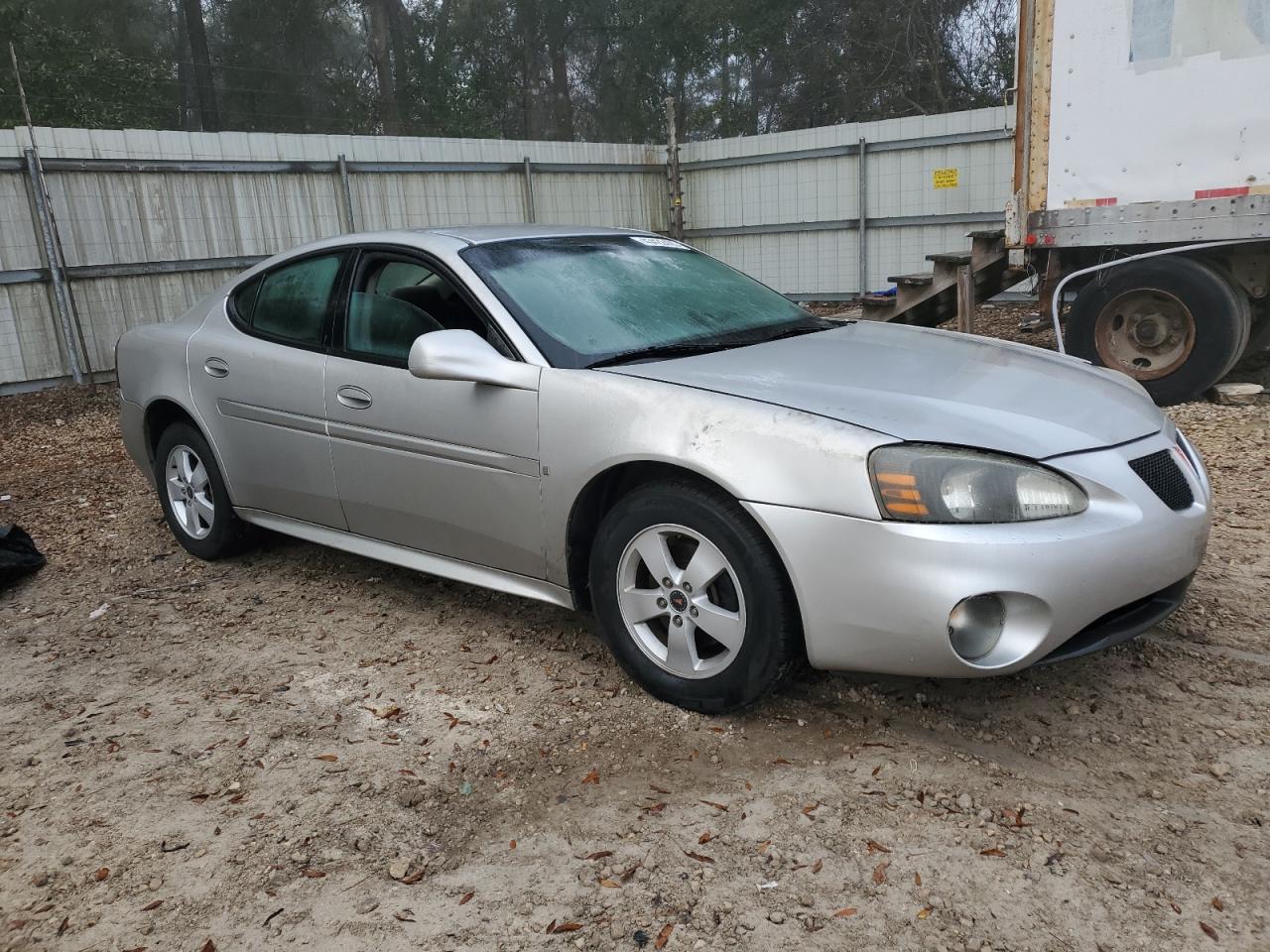 2006 Pontiac Grand Prix VIN 2G2WP552561270064 Copart auction photo, vandalism damage thumbnail 4