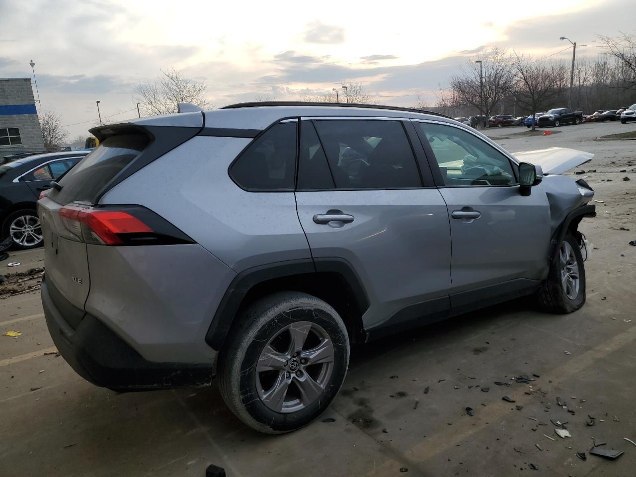 2022 Toyota RAV 4 VIN 2T3W1RFV4NW225670 Copart auction photo, front end damage thumbnail 3