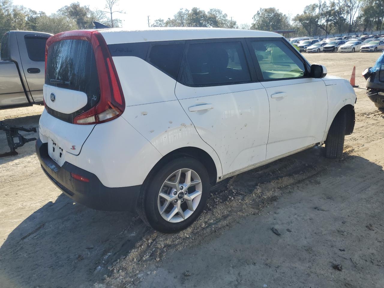 2020 KIA Soul VIN KNDJ23AU1L7041296 Copart auction photo, all over damage thumbnail 3