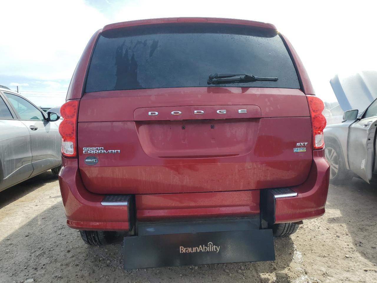 2015 Dodge Caravan VIN 2C4RDGCG6FR733228 Copart auction photo, water/flood damage thumbnail 6
