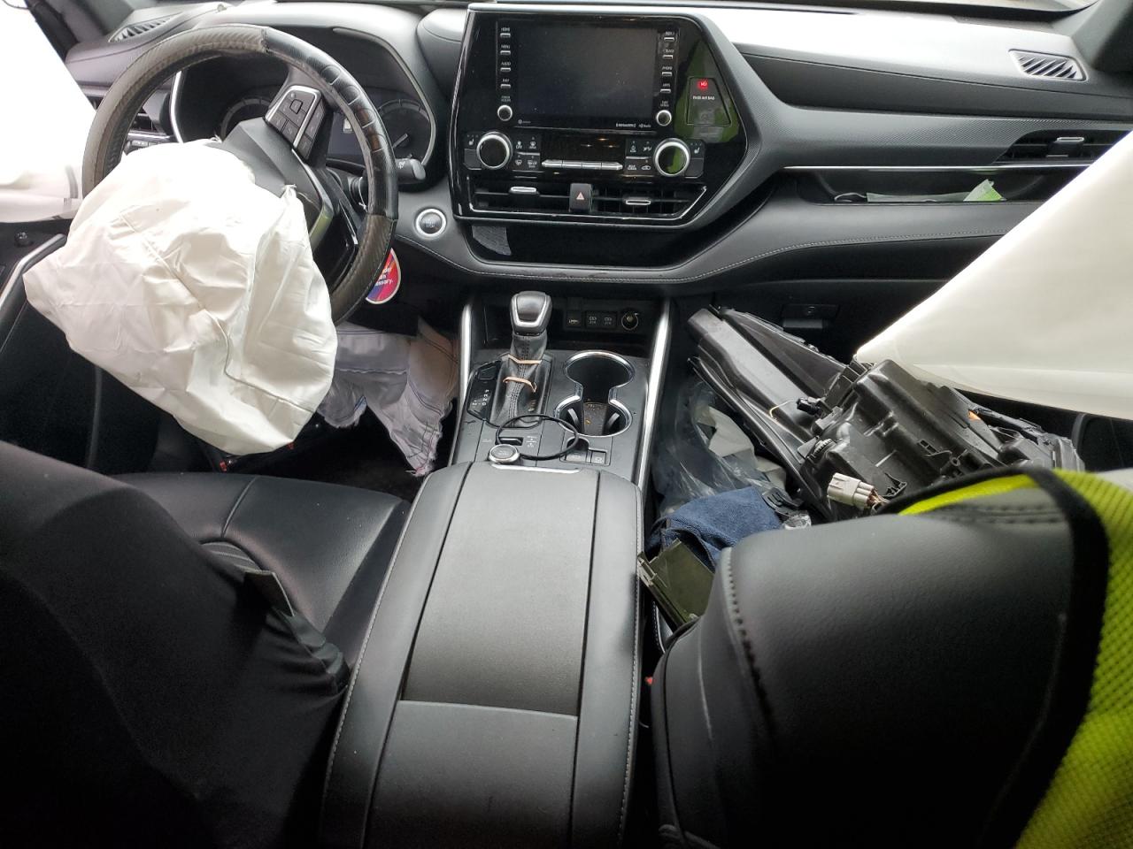 2021 Toyota Highlander VIN 5TDLZRBH4MS113009 Copart auction photo, front end damage thumbnail 8