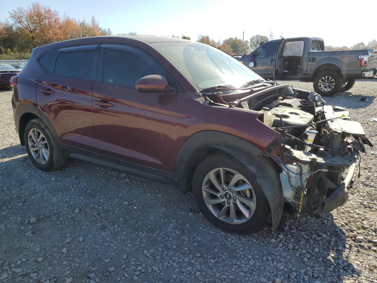 2017 Hyundai Tucson VIN KM8J23A46HU551812 Copart auction photo, front end / side damage thumbnail 4