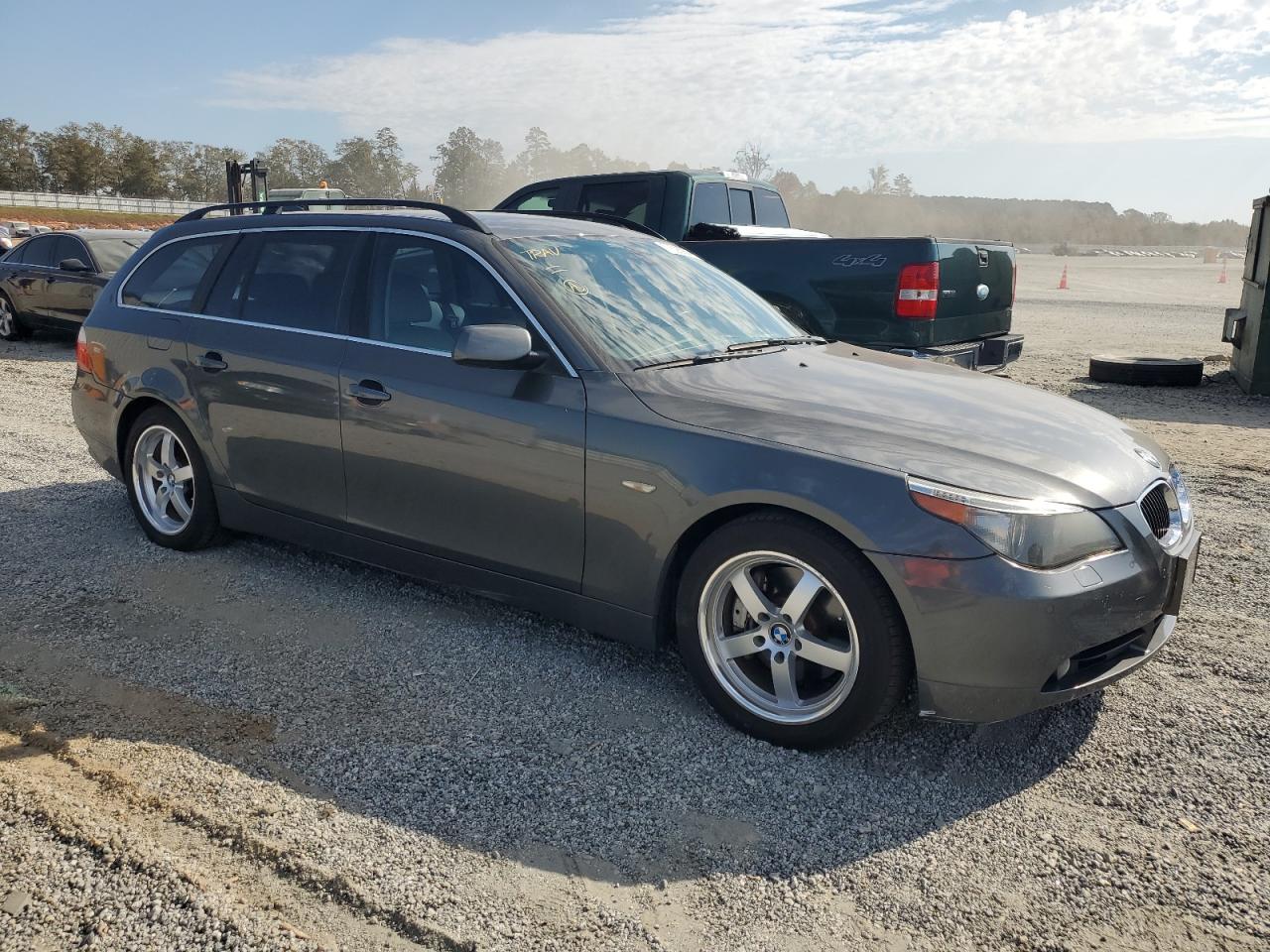 2006 BMW 5er VIN WBANN73566CN02216 Copart auction photo, side / minor dent/scratches damage thumbnail 4