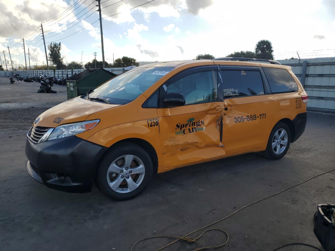 2013 Toyota Sienna VIN 5TDKK3DC4DS297527
