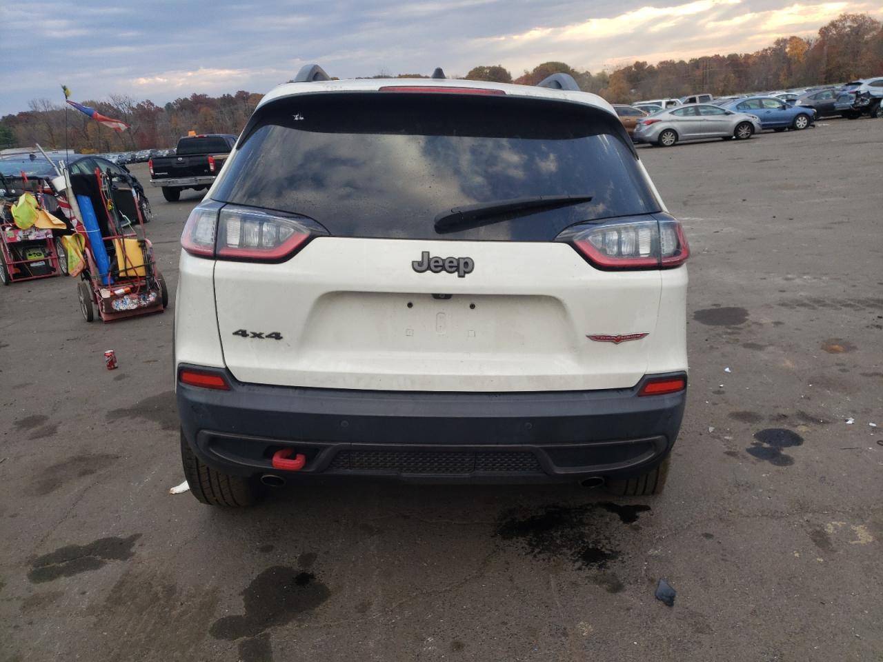 2019 Jeep Cherokee VIN 1C4PJMBX8KD216865 Copart auction photo, side / front end damage thumbnail 6