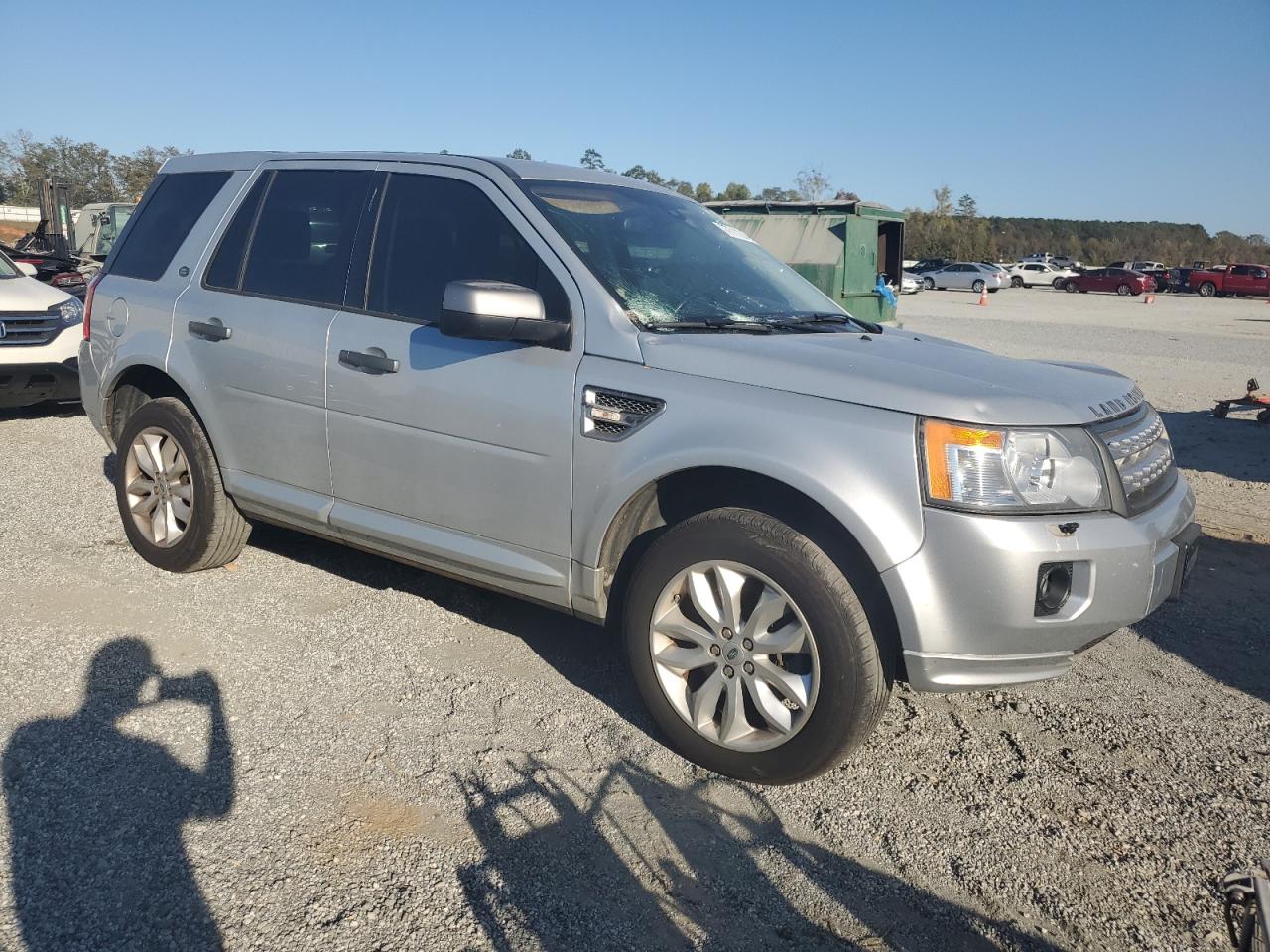 2011 Land Rover LR2 VIN SALFT2BNXBH264765 Copart auction photo, front end / minor dent/scratches damage thumbnail 4