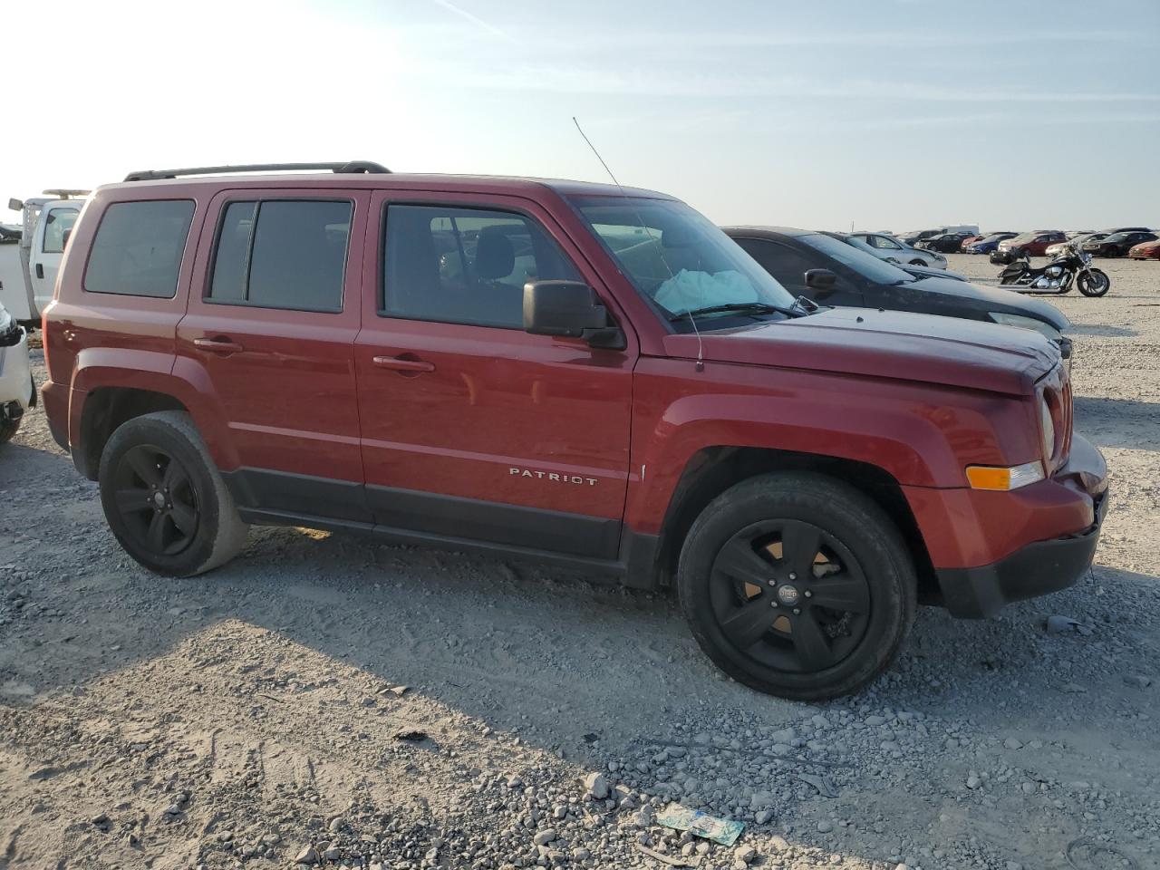 2014 Jeep Liberty (Patriot) VIN 1C4NJPBB3ED894439 Copart auction photo, front end / side damage thumbnail 4
