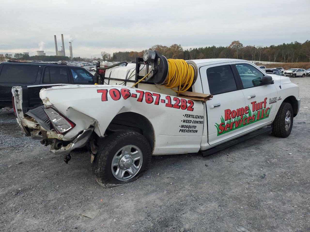2017 RAM 2500 VIN 3C6UR5JL7HG620274 Copart auction photo, rear end damage thumbnail 3