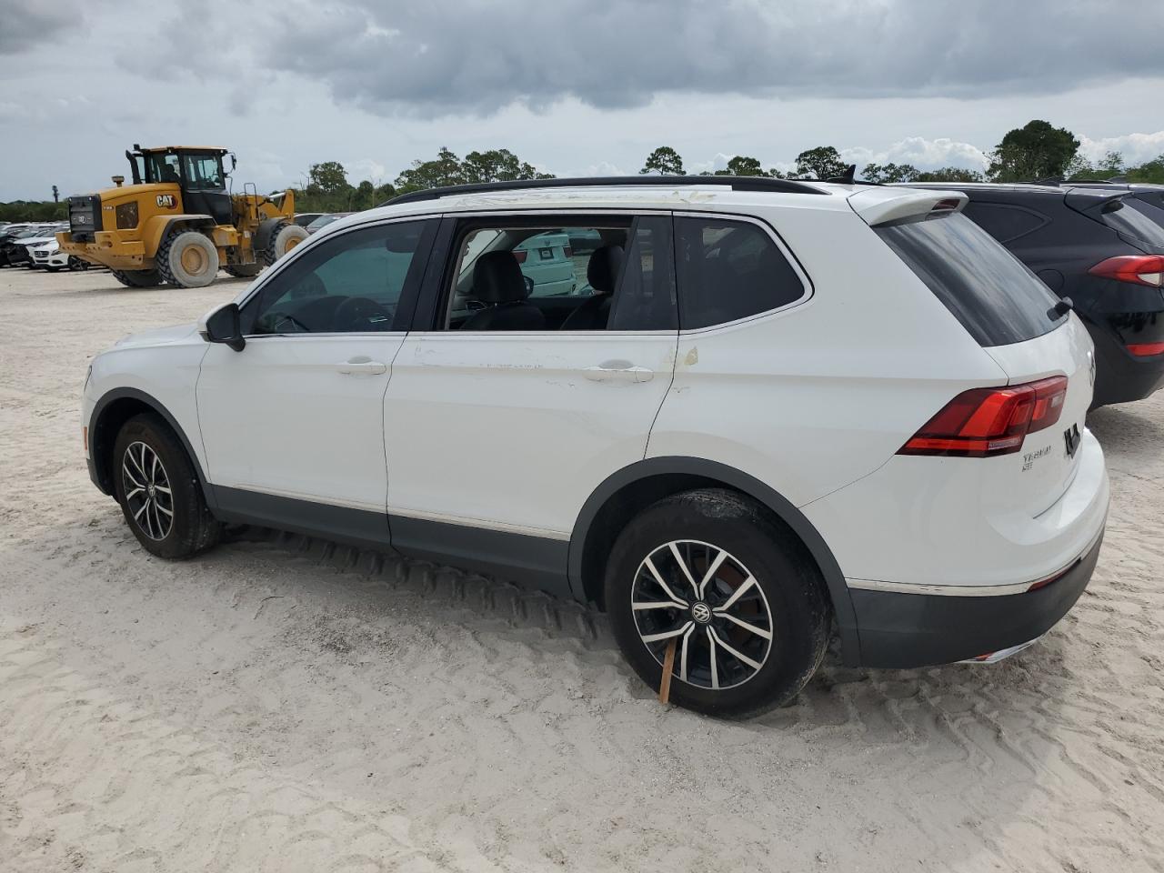 2021 Volkswagen Tiguan VIN 3VV3B7AXXMM111588 Copart auction photo, water/flood / hail damage thumbnail 2