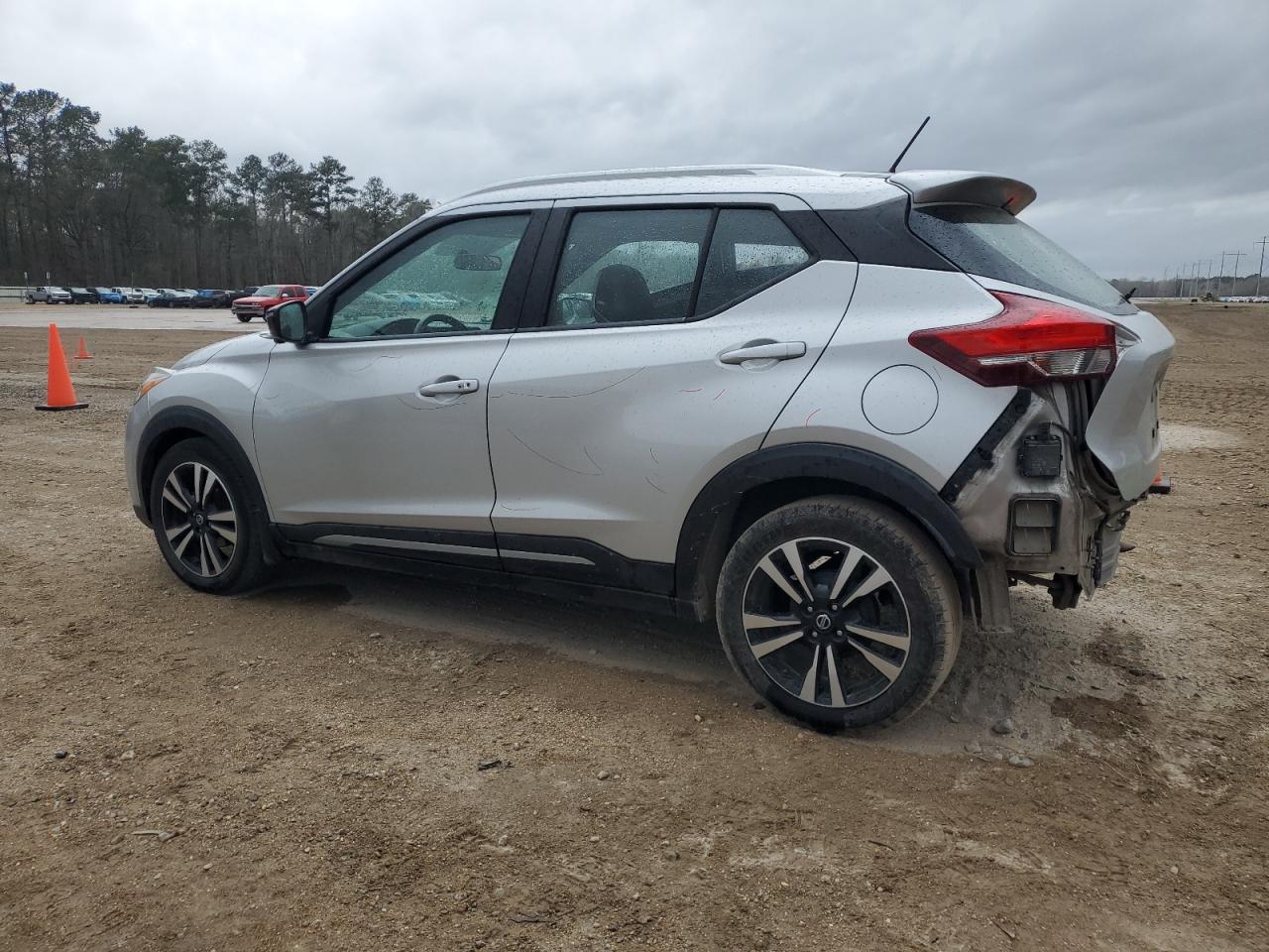 2019 Nissan Kicks VIN 3N1CP5CU9KL519870 Copart auction photo, rear end damage thumbnail 2