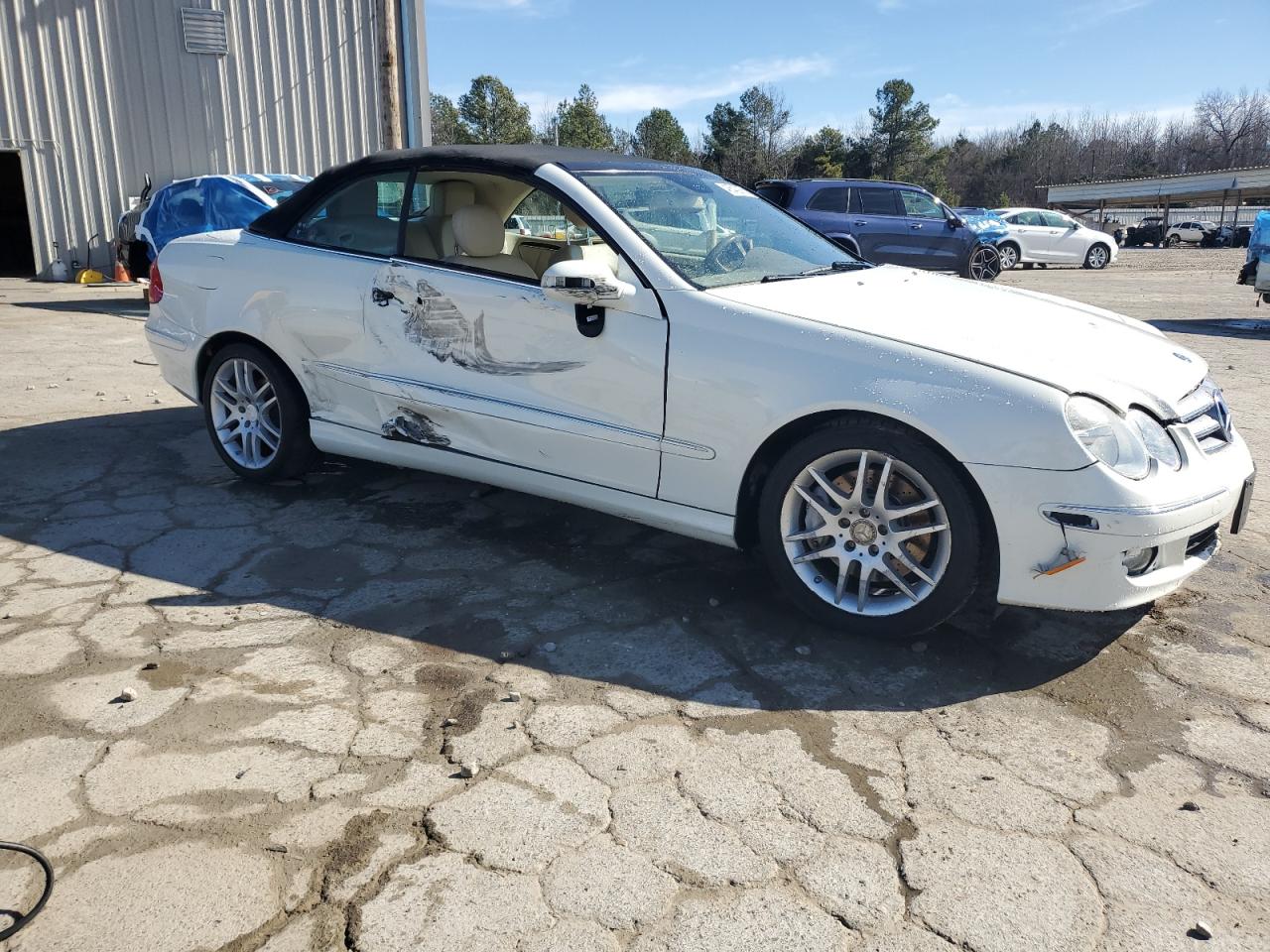 2009 Mercedes-Benz CLK-klasse VIN WDBTK56F39T104203 Copart auction photo, front end / side damage thumbnail 4