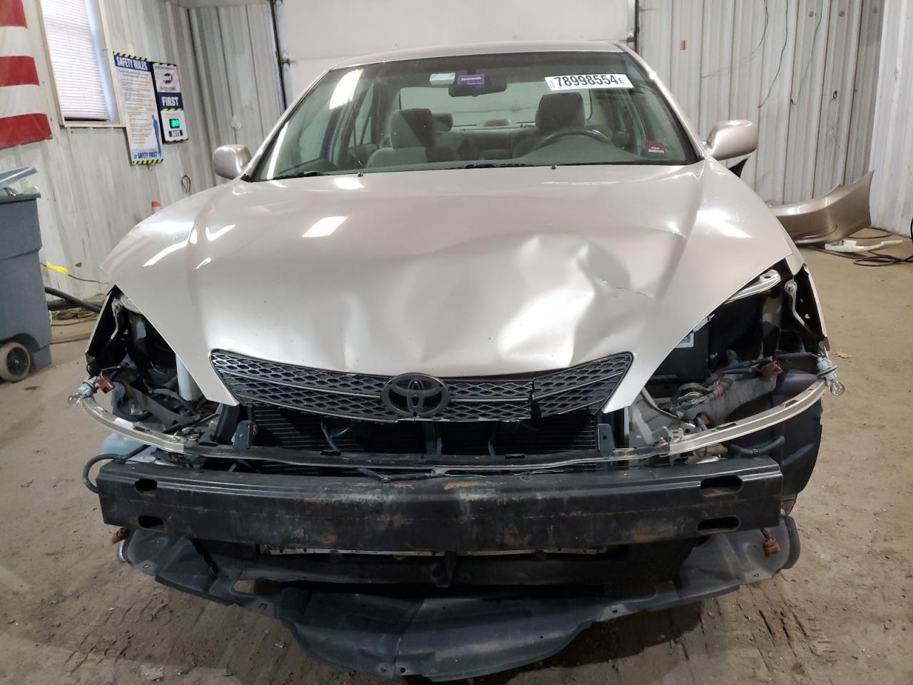2004 Toyota Camry VIN 4T1BE32K44U367357 Copart auction photo, front end / minor dent/scratches damage thumbnail 5