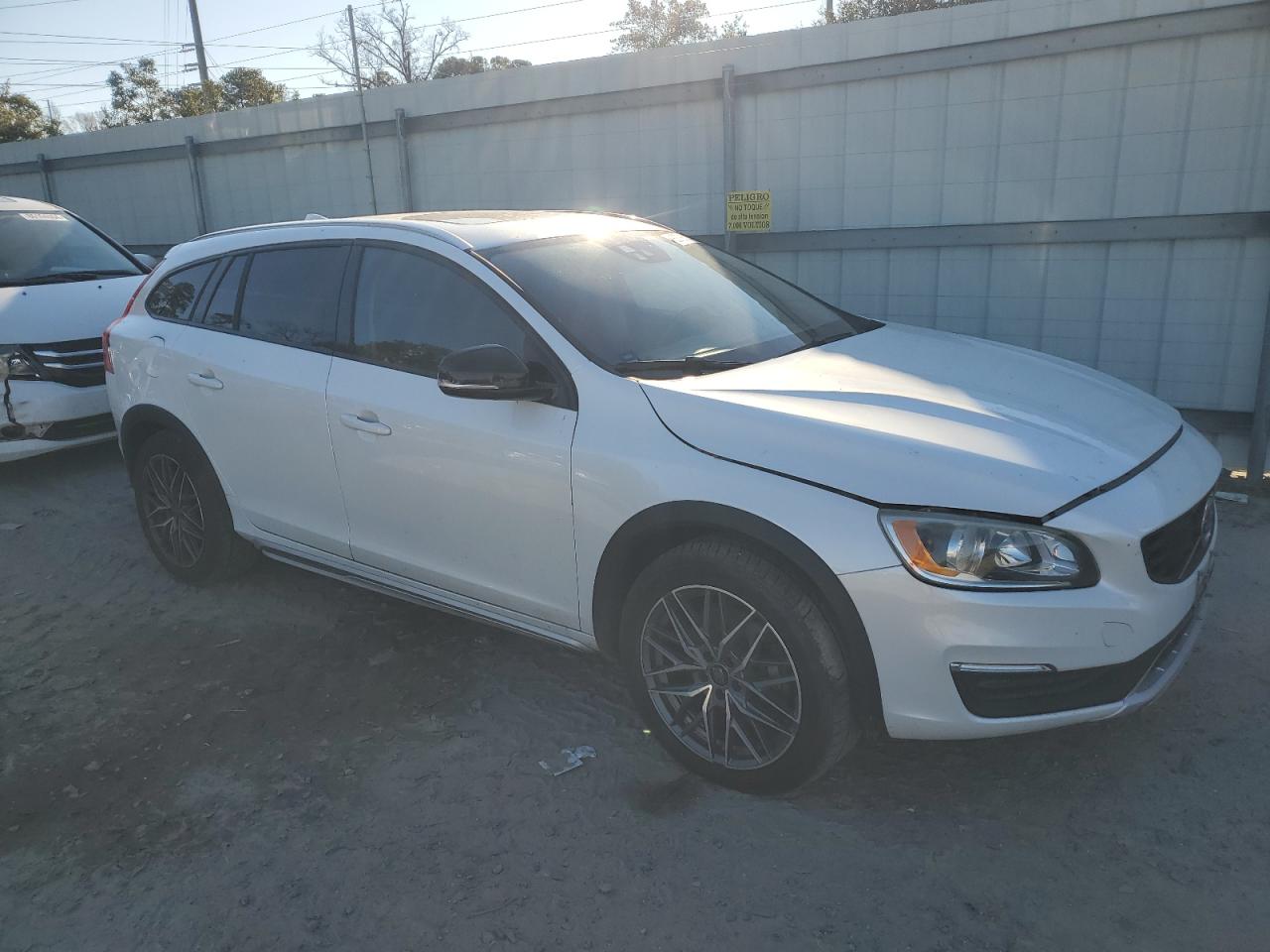 2016 Volvo V60 VIN YV4612HK3G1018034 Copart auction photo, minor dent/scratches damage thumbnail 4
