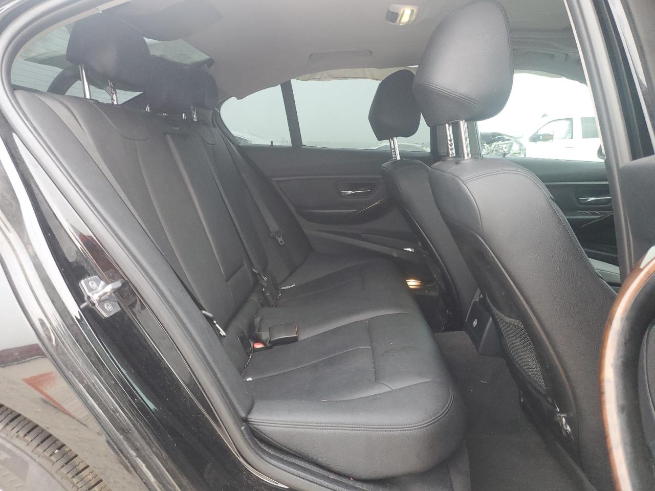 2014 BMW 3er VIN WBA3C1C5XEK110807 Copart auction photo, front end damage thumbnail 10